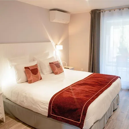Hotel Domaine Ribiera, 5 Etoiles, & Golf - Forcalquier 5*